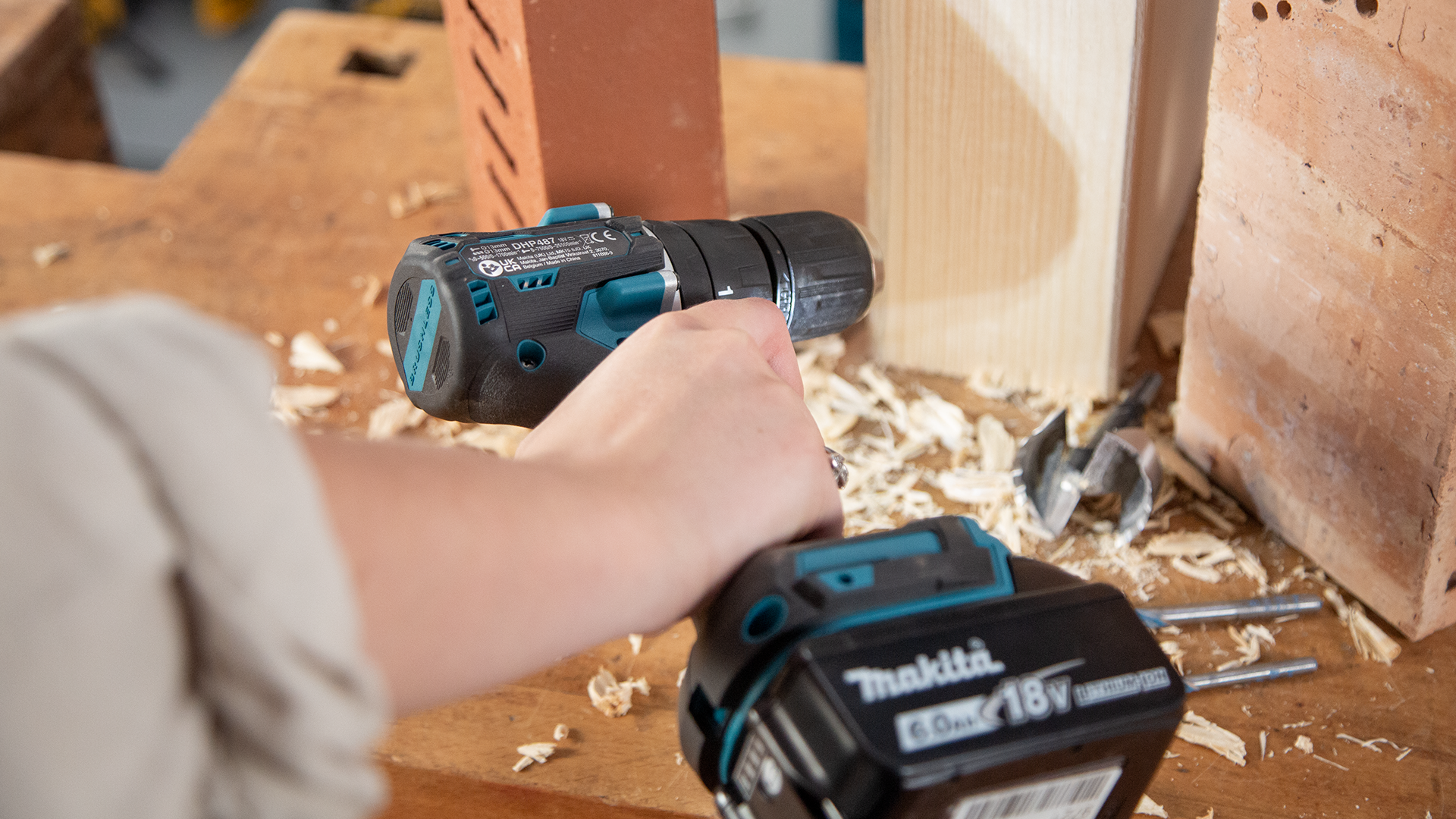 Makita DHP487